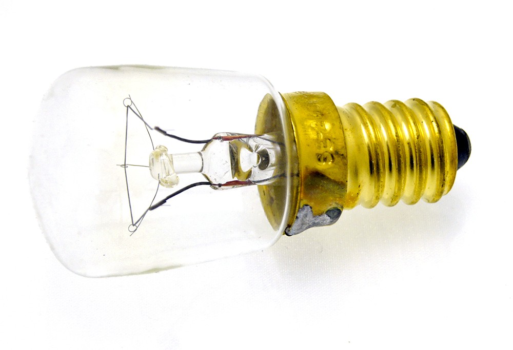 Electropac - Besoin d'une ampoule pour votre lampe à sel ou votre frigo ?  Dispo chez Electropac (Trianon et Ducos) Ampoules 💡 E14 260v 7w (777  francs TTC) Ampoules 💡 E14 260v